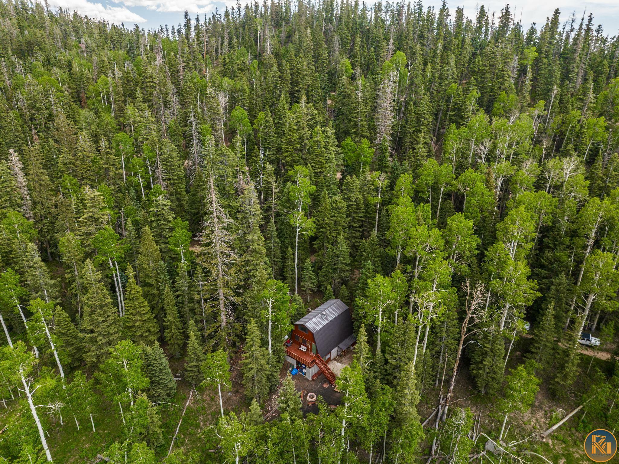 Property Photo: 6380 Triangle Dr UT 84762