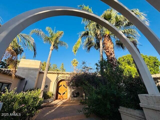 Property Photo: 94 Biltmore Estates Drive AZ 85016