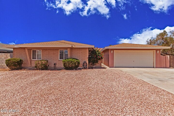 Property Photo: 3450 W Kaler Drive AZ 85051