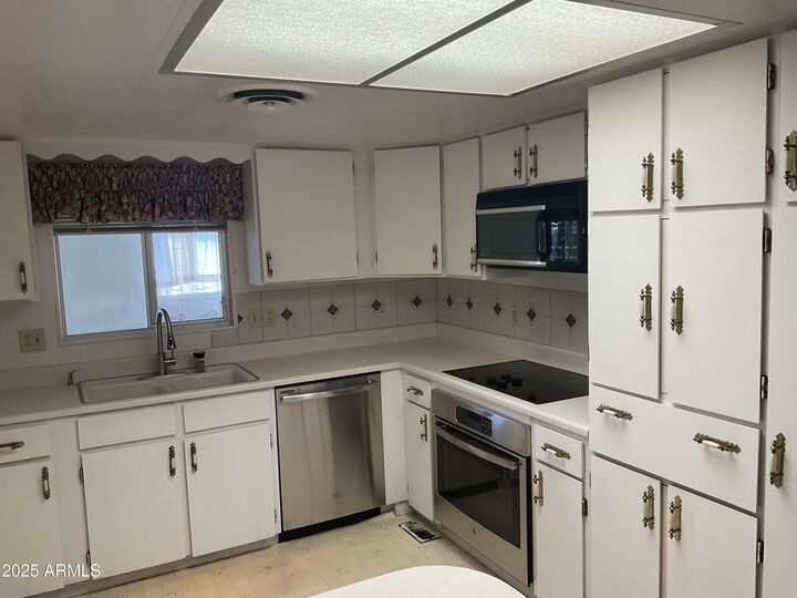 Property Photo: 120 N Val Vista Drive 196 AZ 85213