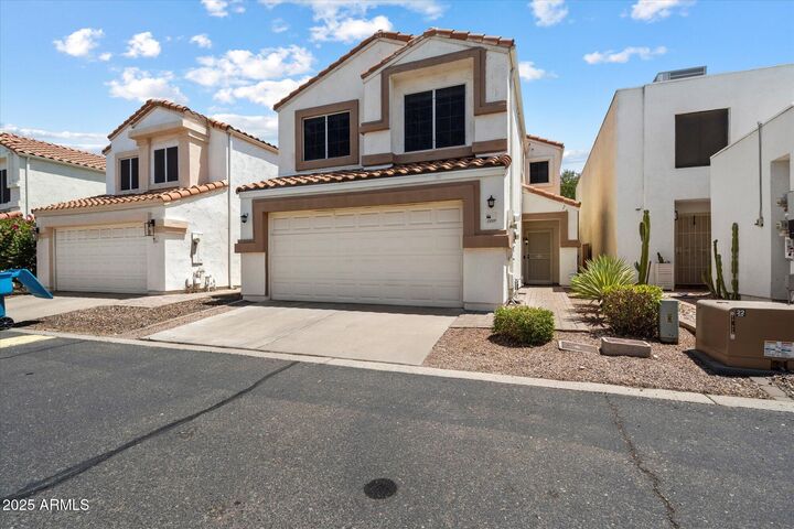 Property Photo:  2339 E Evans Drive  AZ 85022 