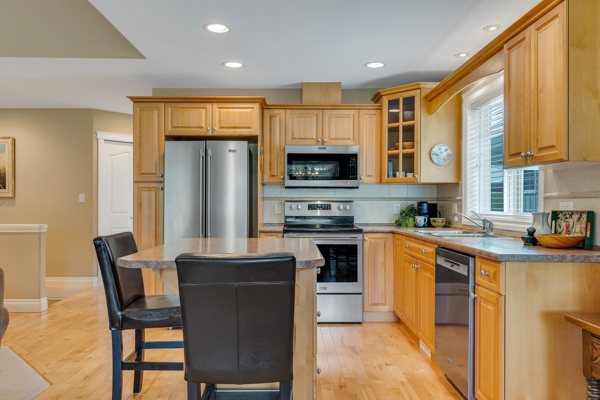 Property Photo: 45824 Stevenson Road 5 BC V2R 5W5