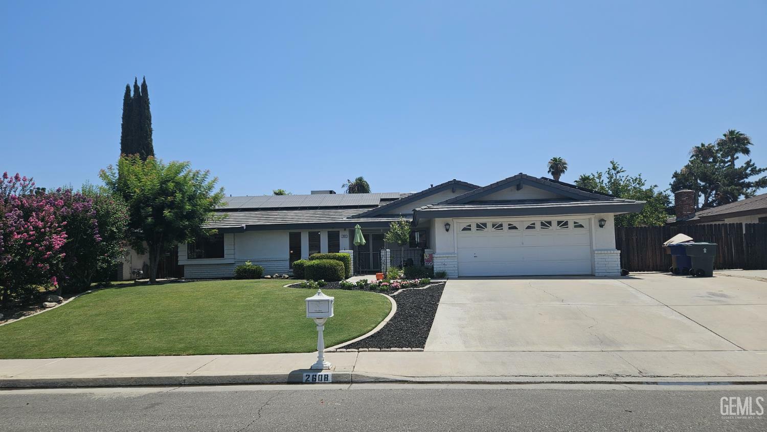 Property Photo: 2608 Cheshire Drive CA 93309