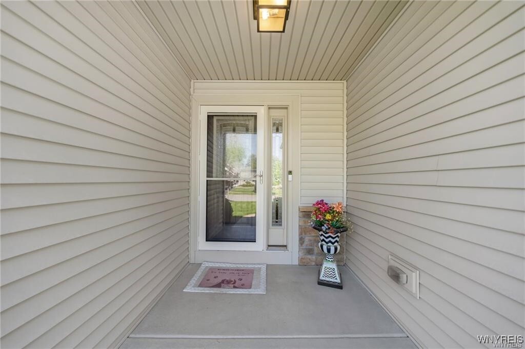 Property Photo: 6811 Rivera Way NY 14051