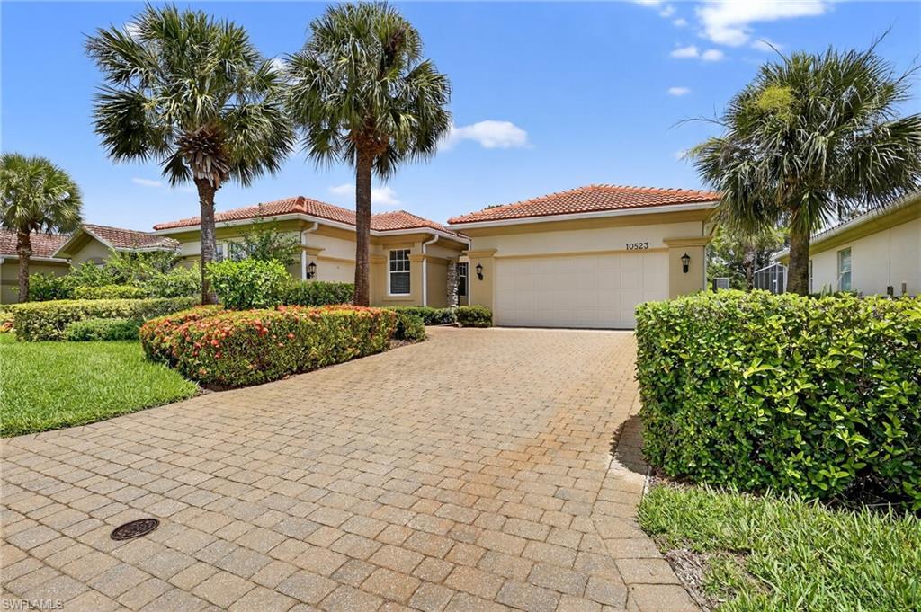 Property Photo: 10523 Bellagio Dr FL 33913