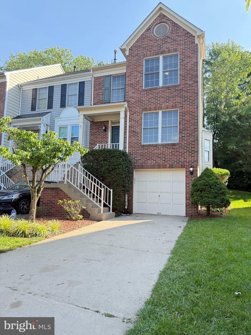 Property Photo: 7933 Blue Gray Circle VA 20109