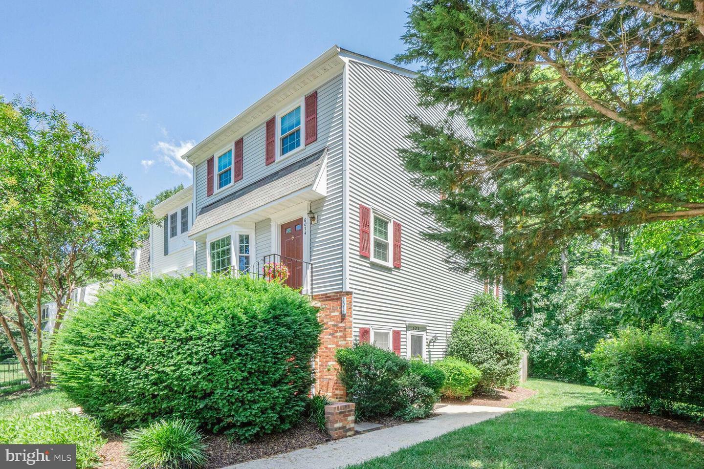 Property Photo: 6072 Old Landing Way 48 VA 22015