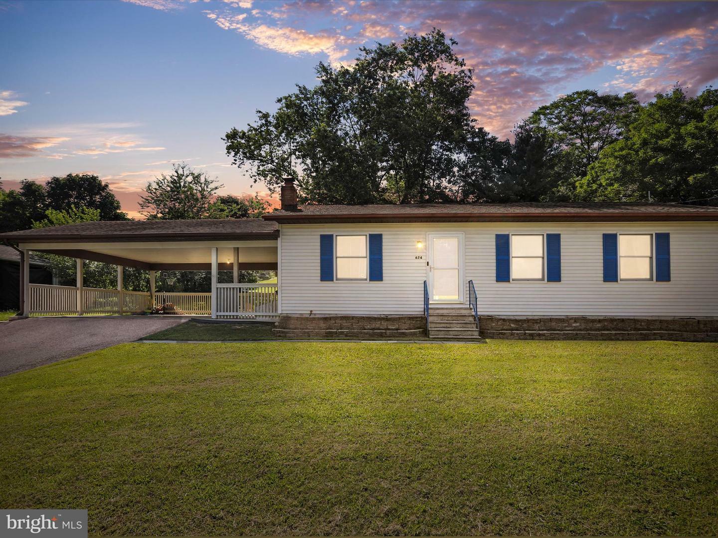 Property Photo: 674 Harrison Avenue WV 25411