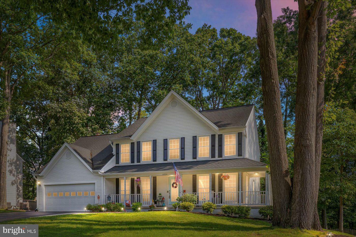 Property Photo: 4924 Queensbury Circle VA 22408