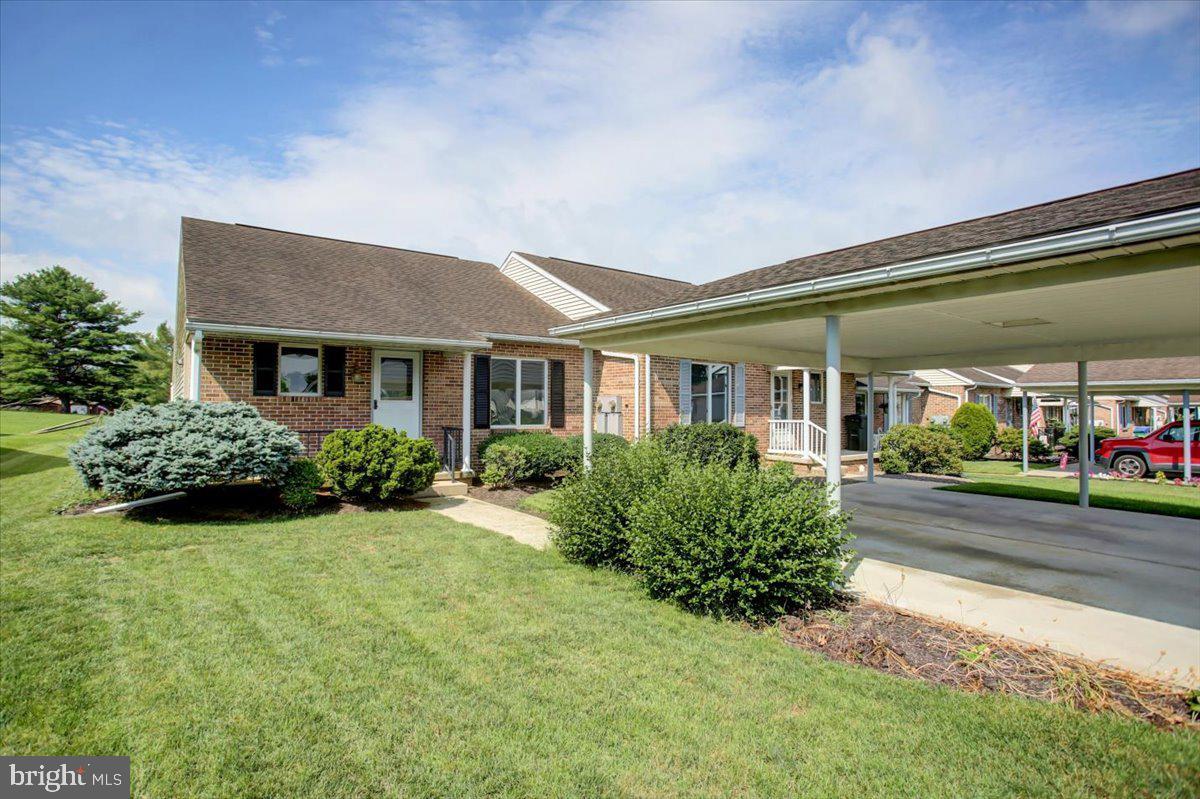 1162 Westgate Drive  Chambersburg PA 17201 photo