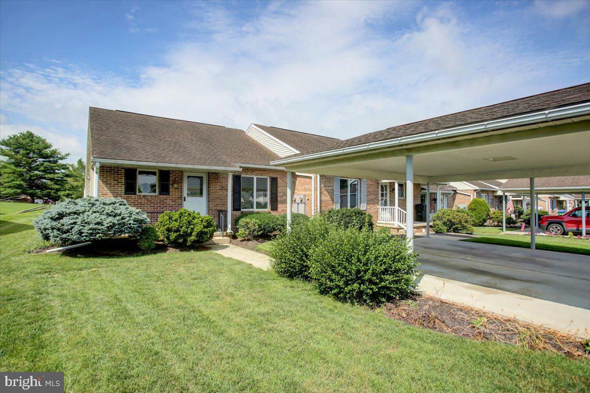 Property Photo: 1162 Westgate Drive PA 17201