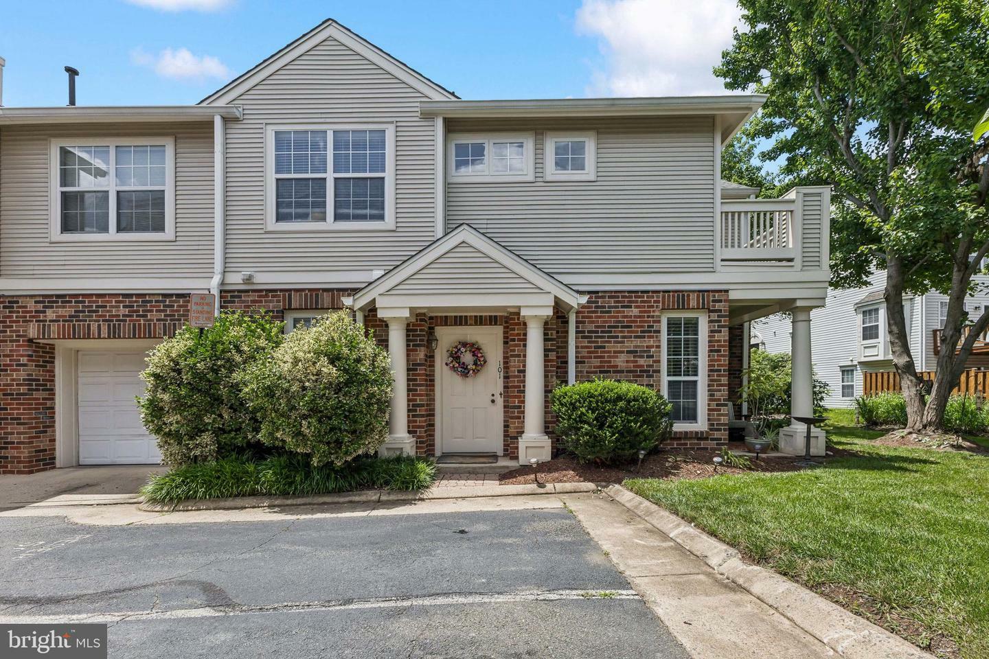 Property Photo: 45050 Brae Terrace 101 VA 20147
