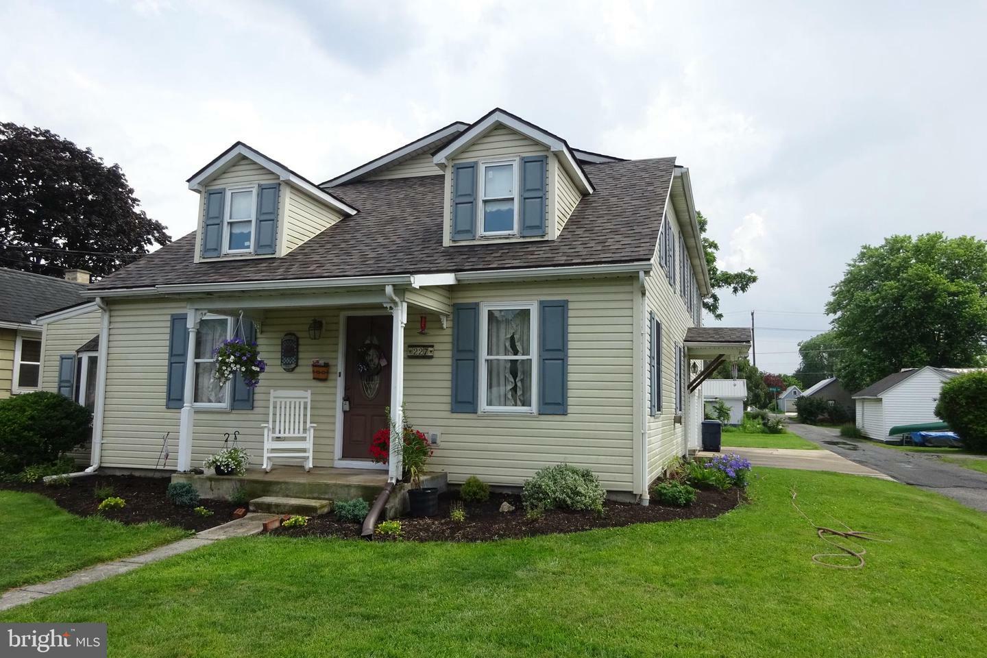 227 Tyrone Street  Greencastle PA 17225 photo