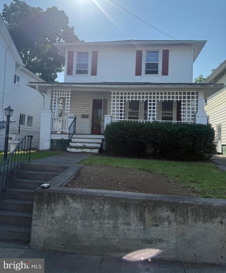 Property Photo: 1006 S Cameron Street VA 22601