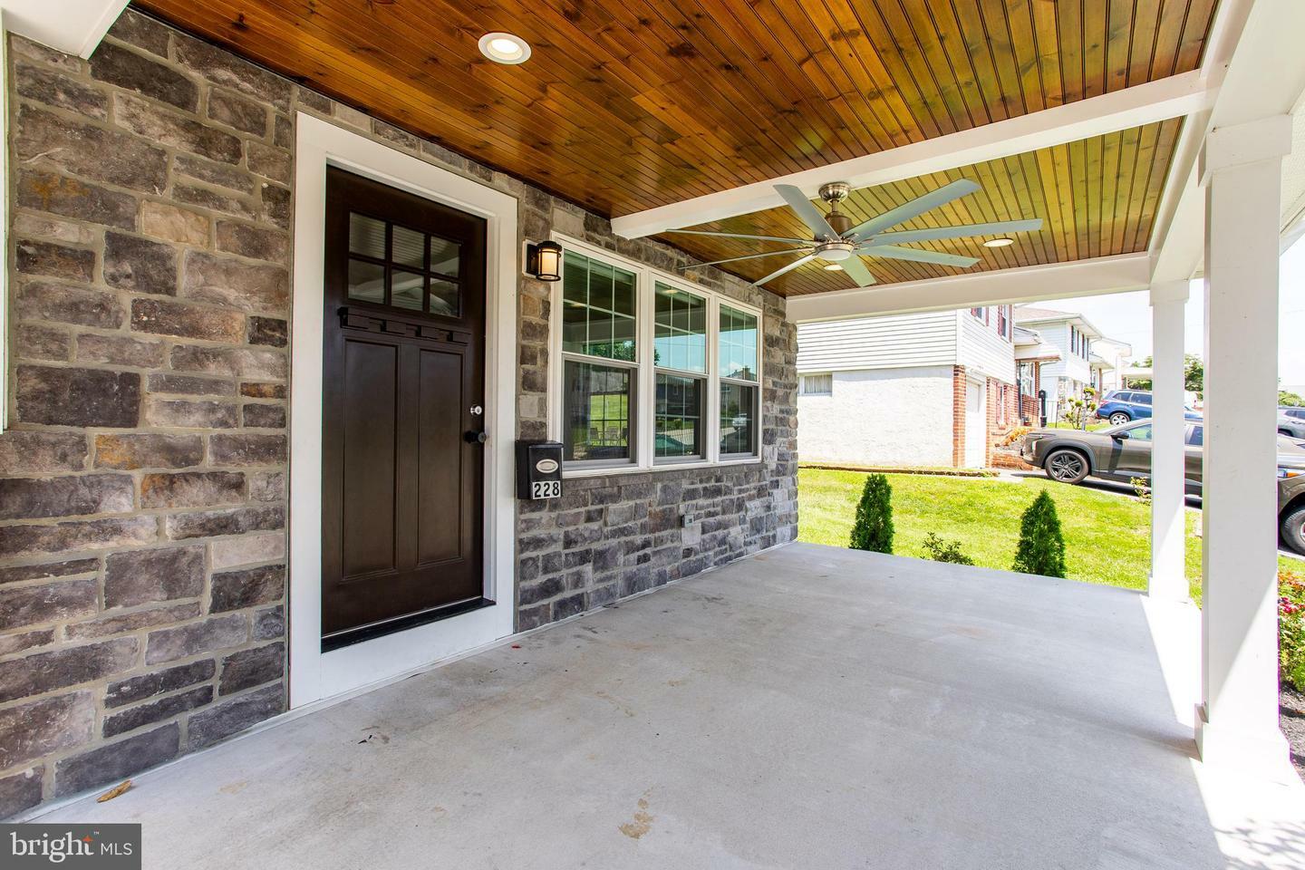 Property Photo:  228 Warren Boulevard  PA 19008 