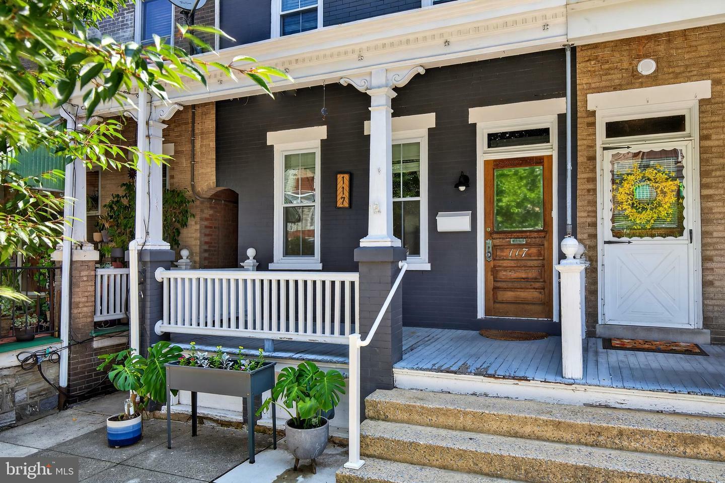 Property Photo:  117 Pearl Street  PA 17603 