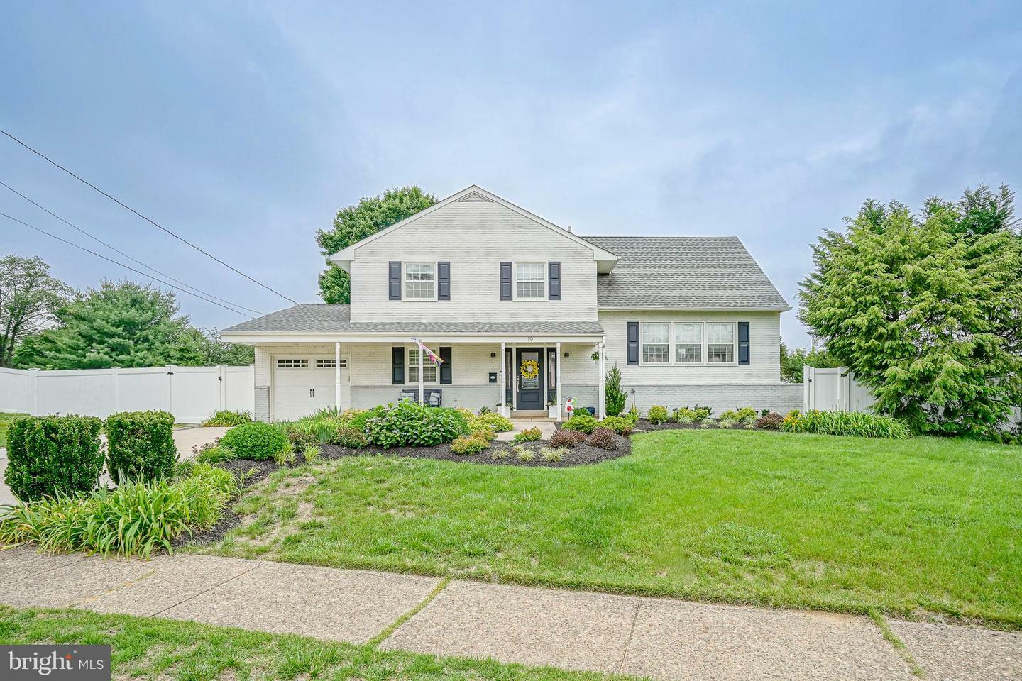 19 Montclair Drive  Delran NJ 08075 photo