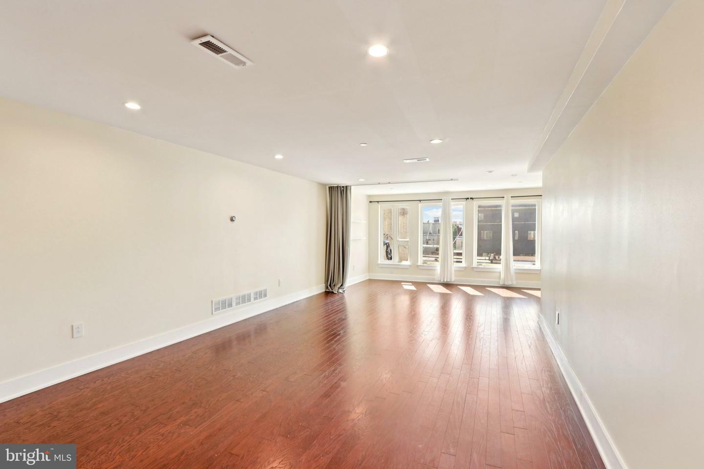 Property Photo: 741 N 20th Street 6 PA 19130