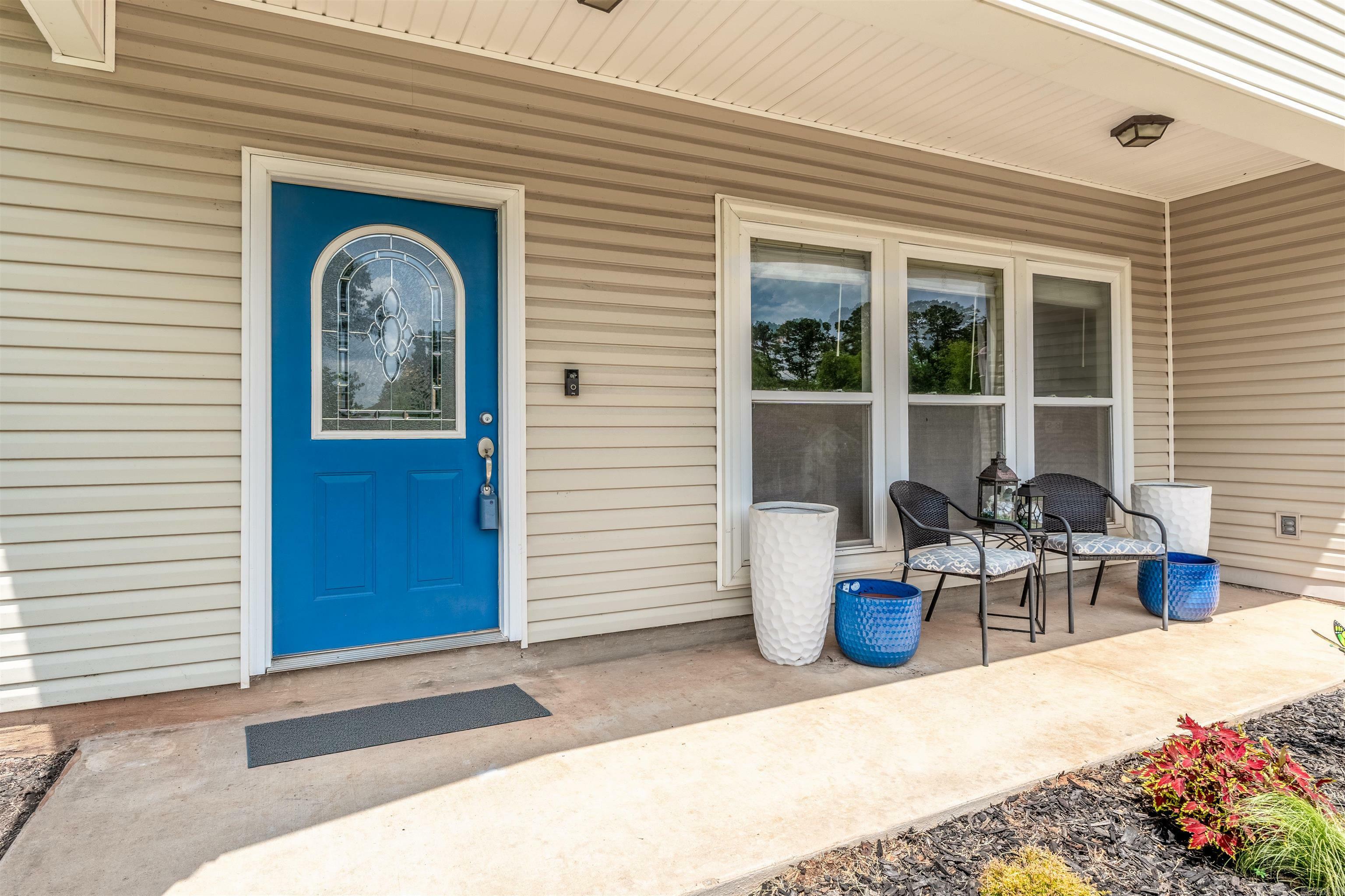 Property Photo: 406 Derek Court AR 72002