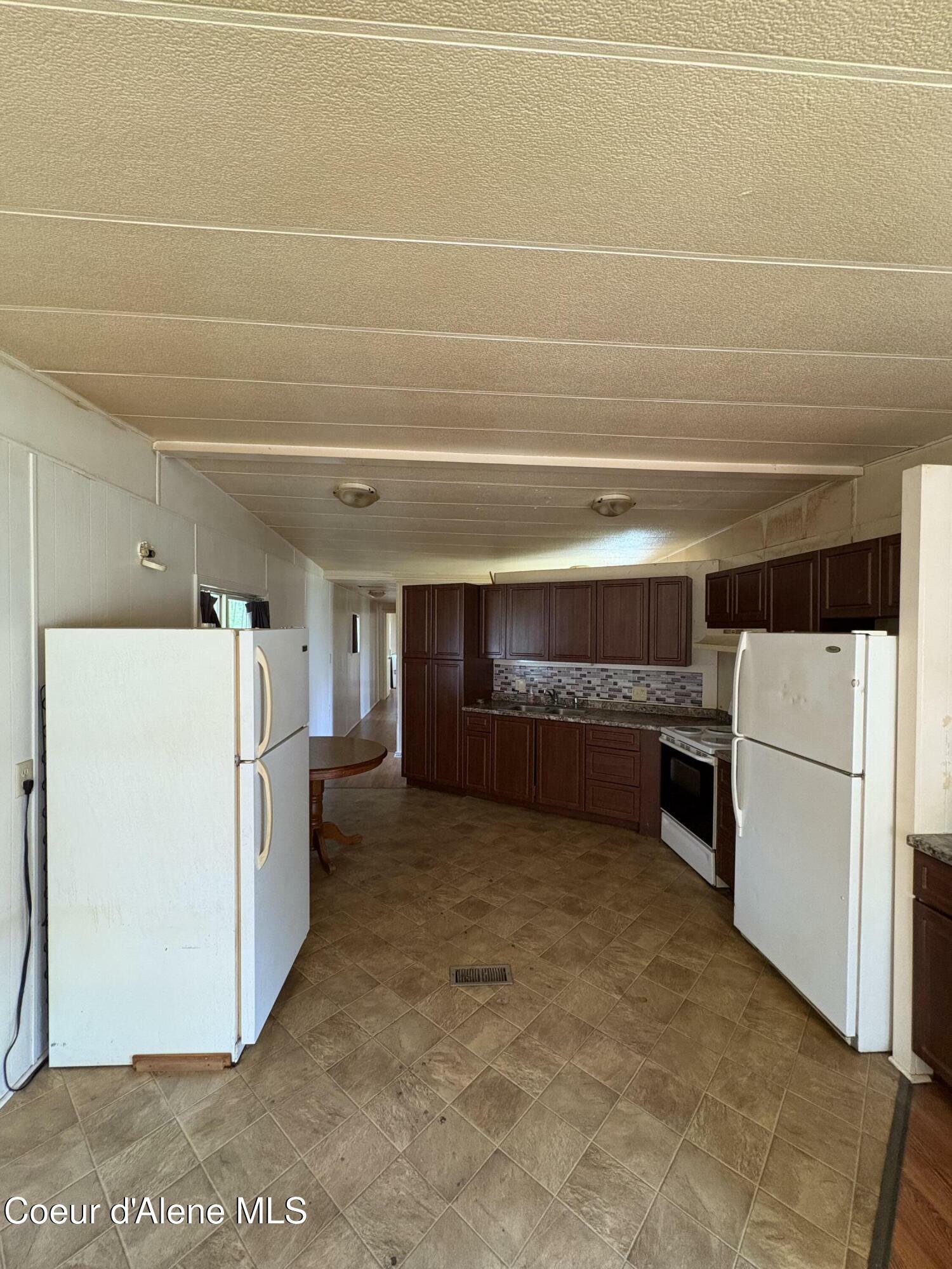 Property Photo: 459 W Max Lp ID 83815