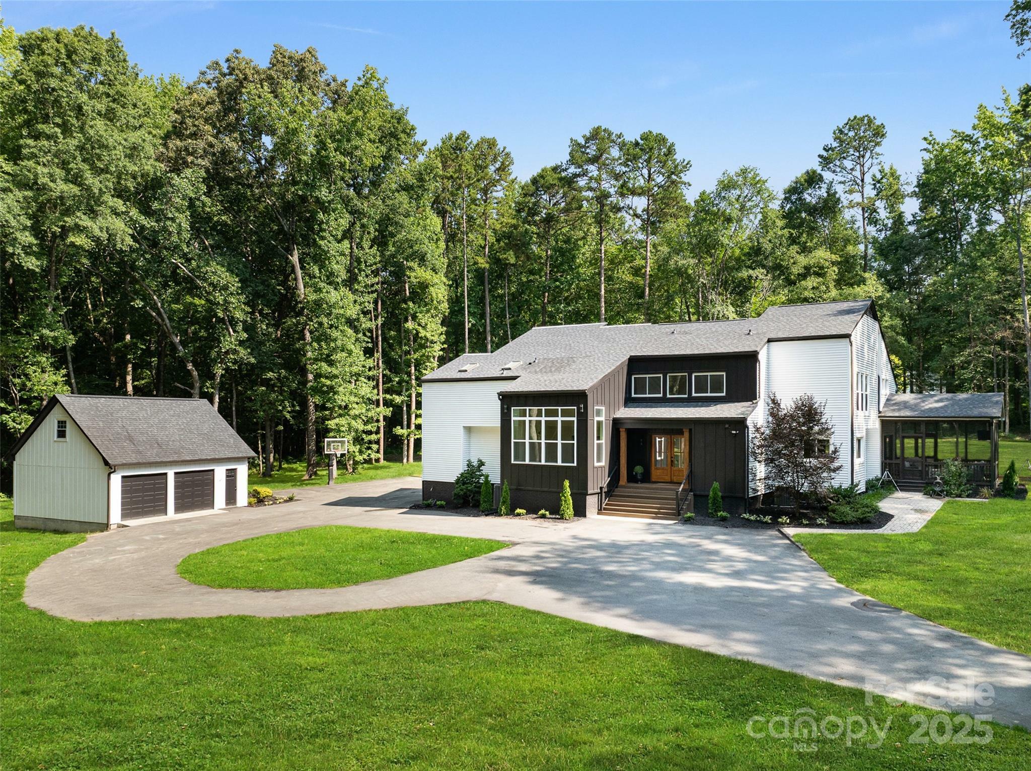 Property Photo:  202 Walden Lane  NC 28104 