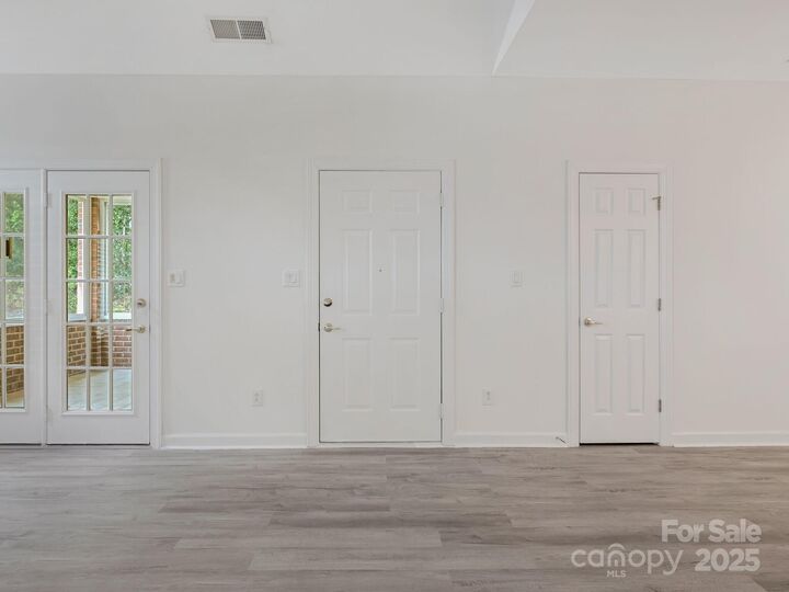 Property Photo: 8465 Olde Troon Drive NC 28277