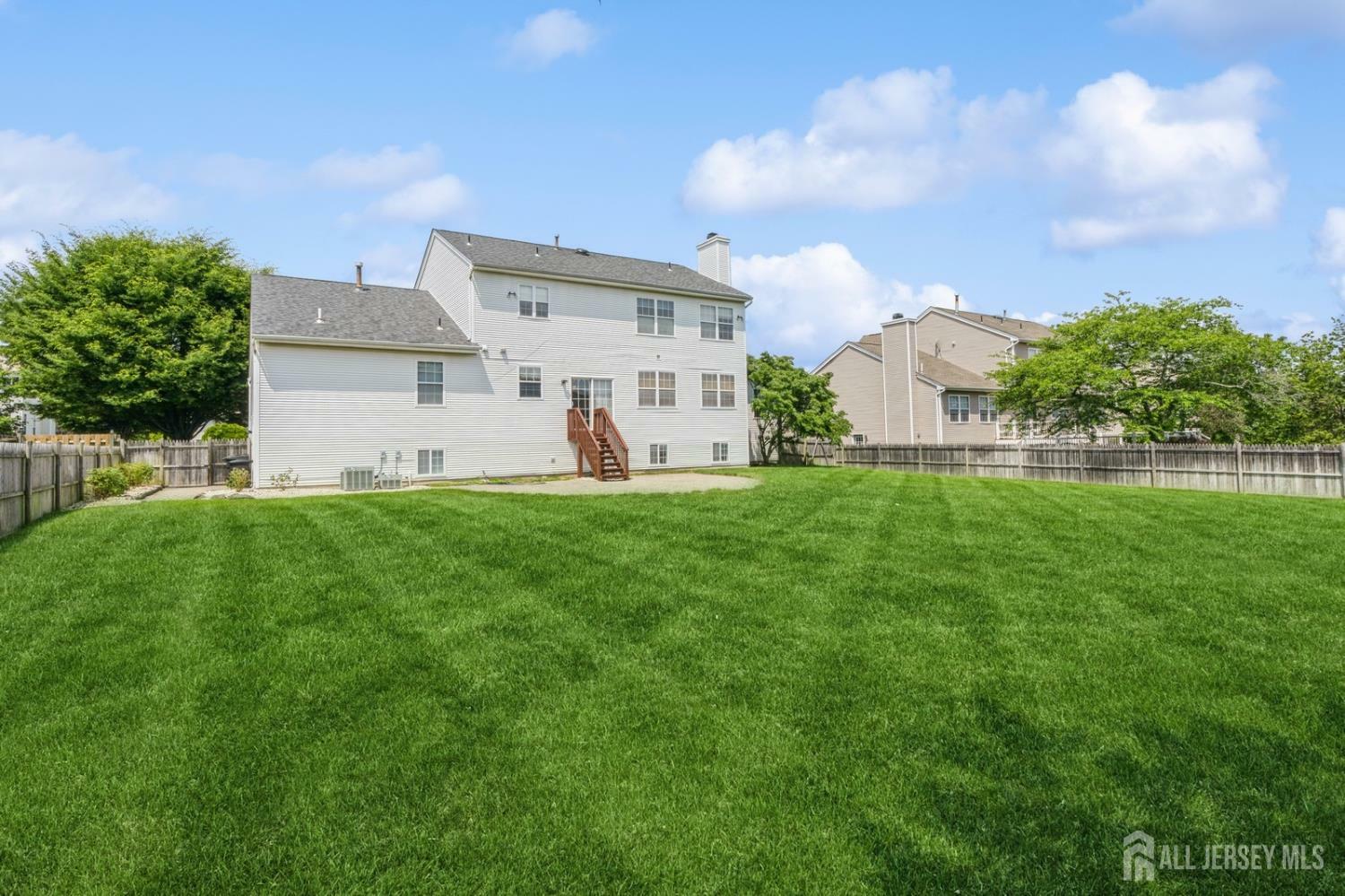 Property Photo:  7 Country Woods Drive  NJ 08824 