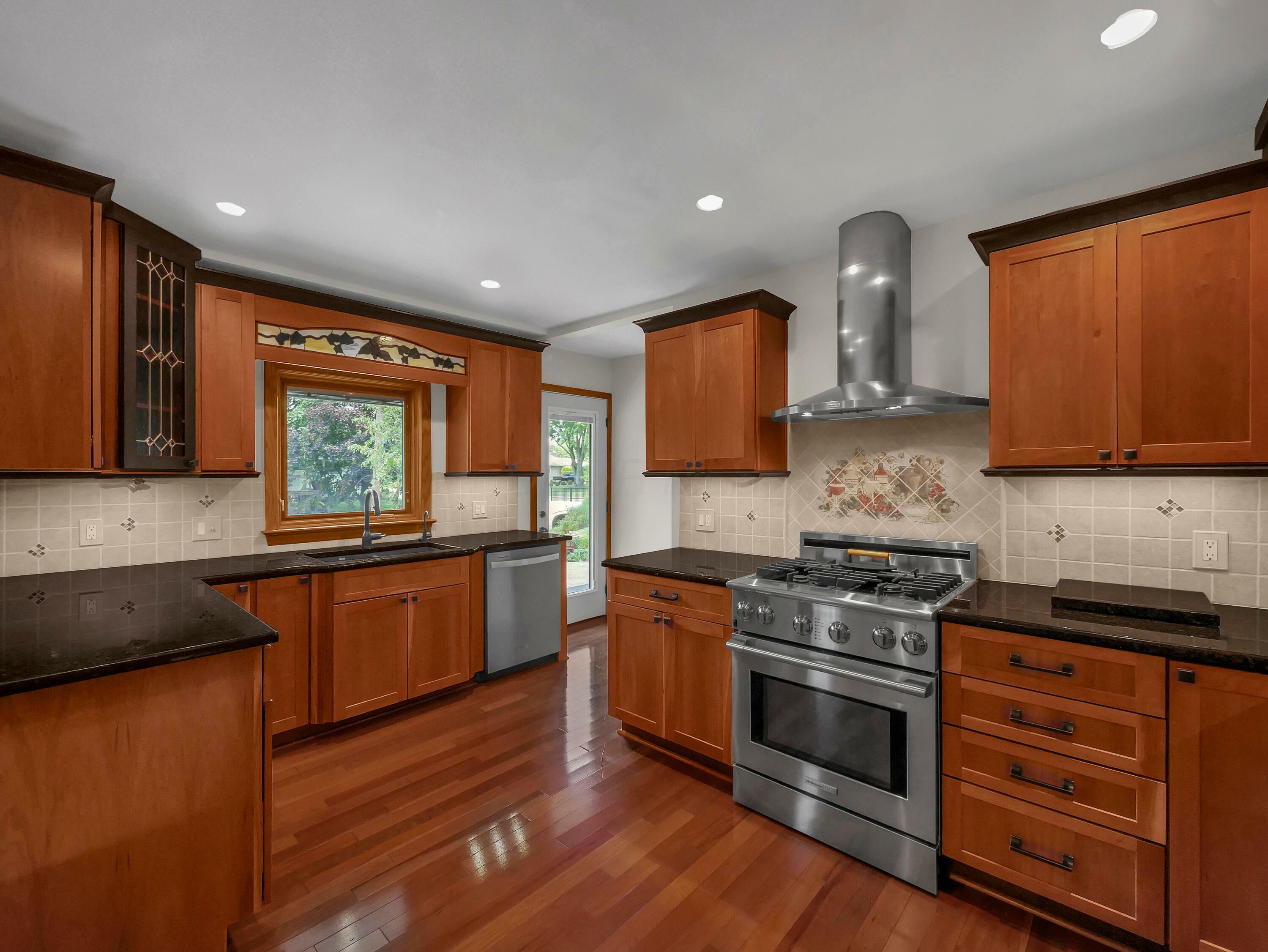 Property Photo: 1010 Poling Drive OH 43224