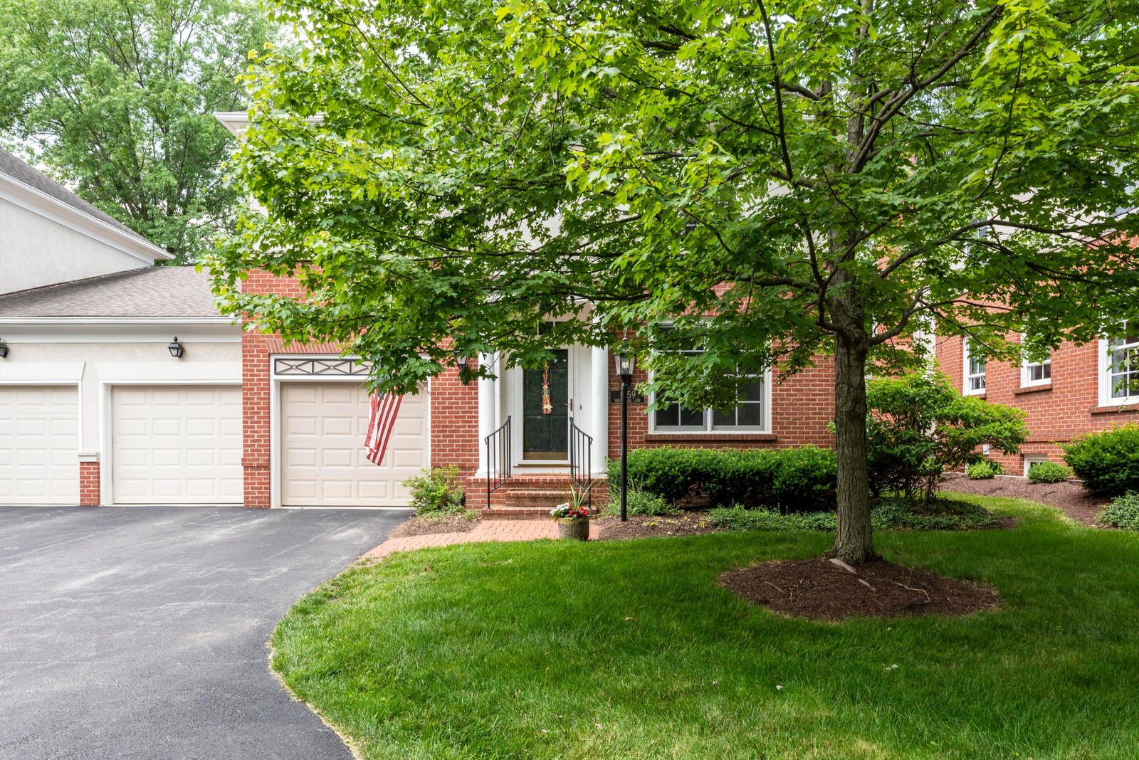 Property Photo:  1359 White Oak Lane  OH 43054