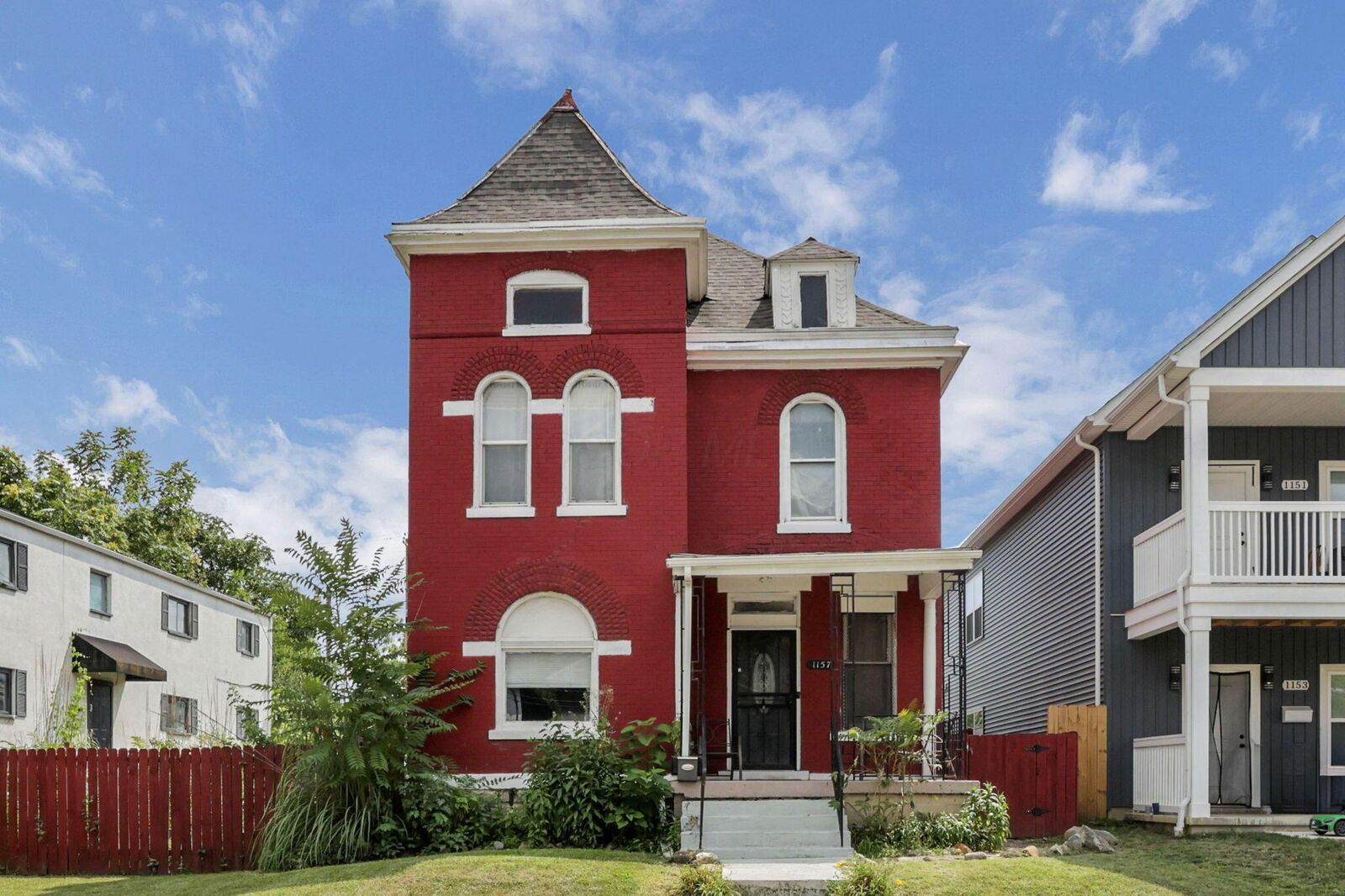 Property Photo: 1157 E Livingston Avenue OH 43205