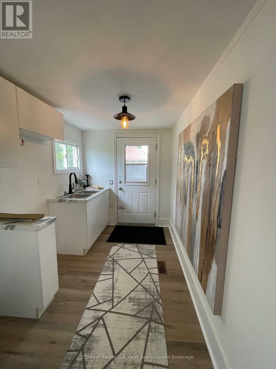 Photo de la propriété: 89 Church Street West Unit A ON N4B 1V9