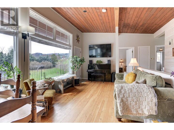 Property Photo:  570 Dairy Road  BC V2B 8N5 