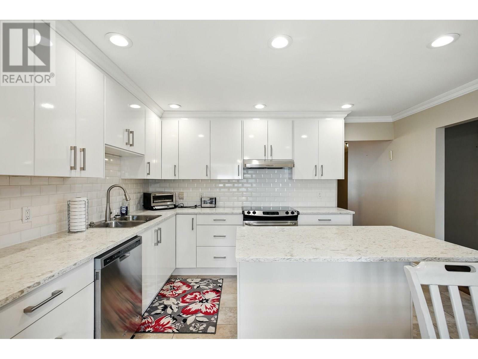 Property Photo: 867 869 Sperling Avenue BC V5B 4H7