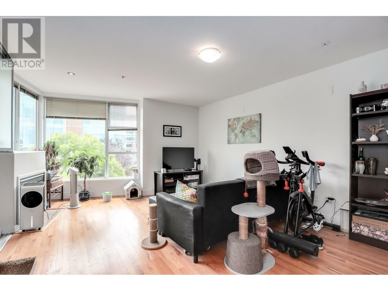 Property Photo:  638 West 7th Avenue 314  BC V5Z 1B5 