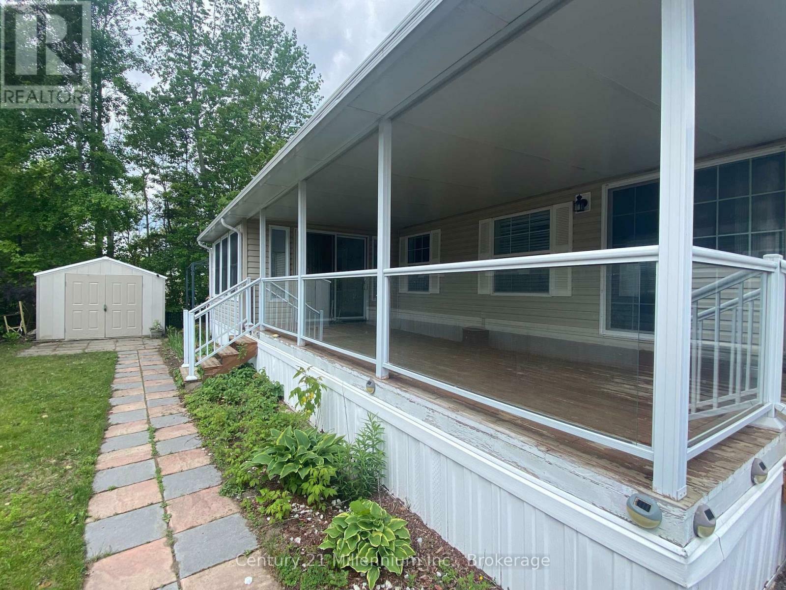 Property Photo: 96 Georgian Glen Drive ON L9Z 1K7