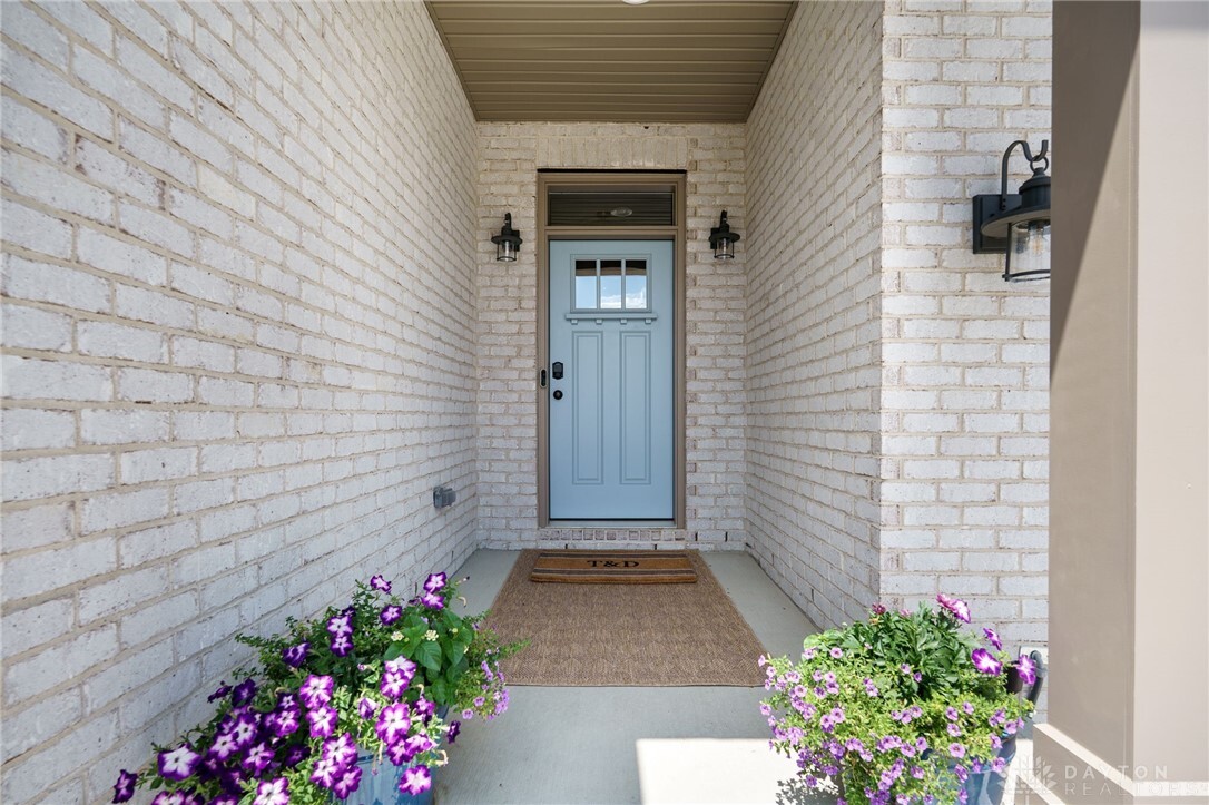 Property Photo: 10119 Washington Glen Drive OH 45458