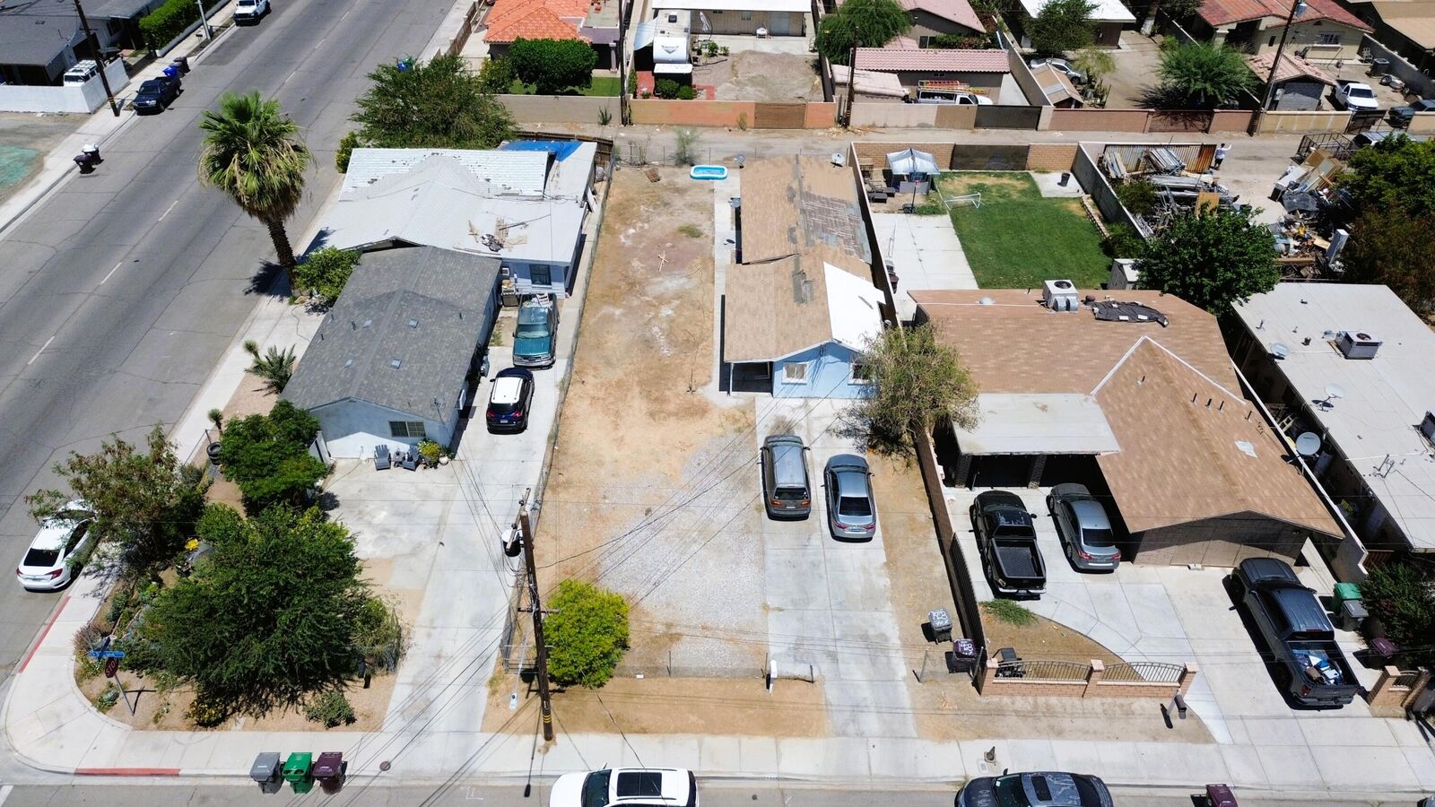 Property Photo: 1423 2nd Street CA 92236