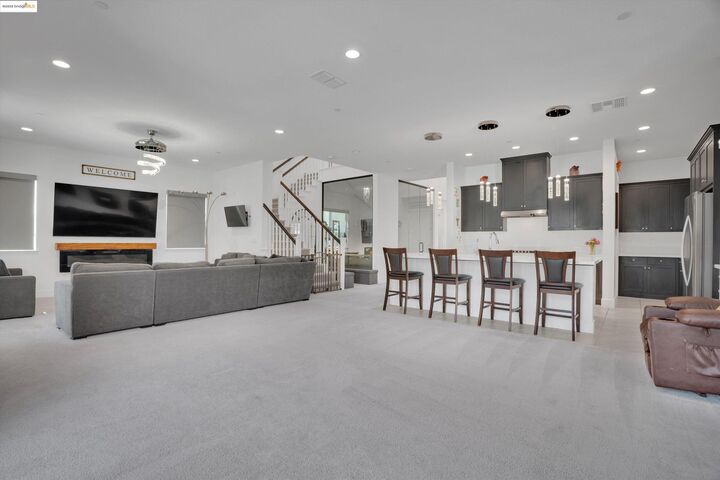 2281 Garden Farms Ave  Lathrop CA 95330 photo