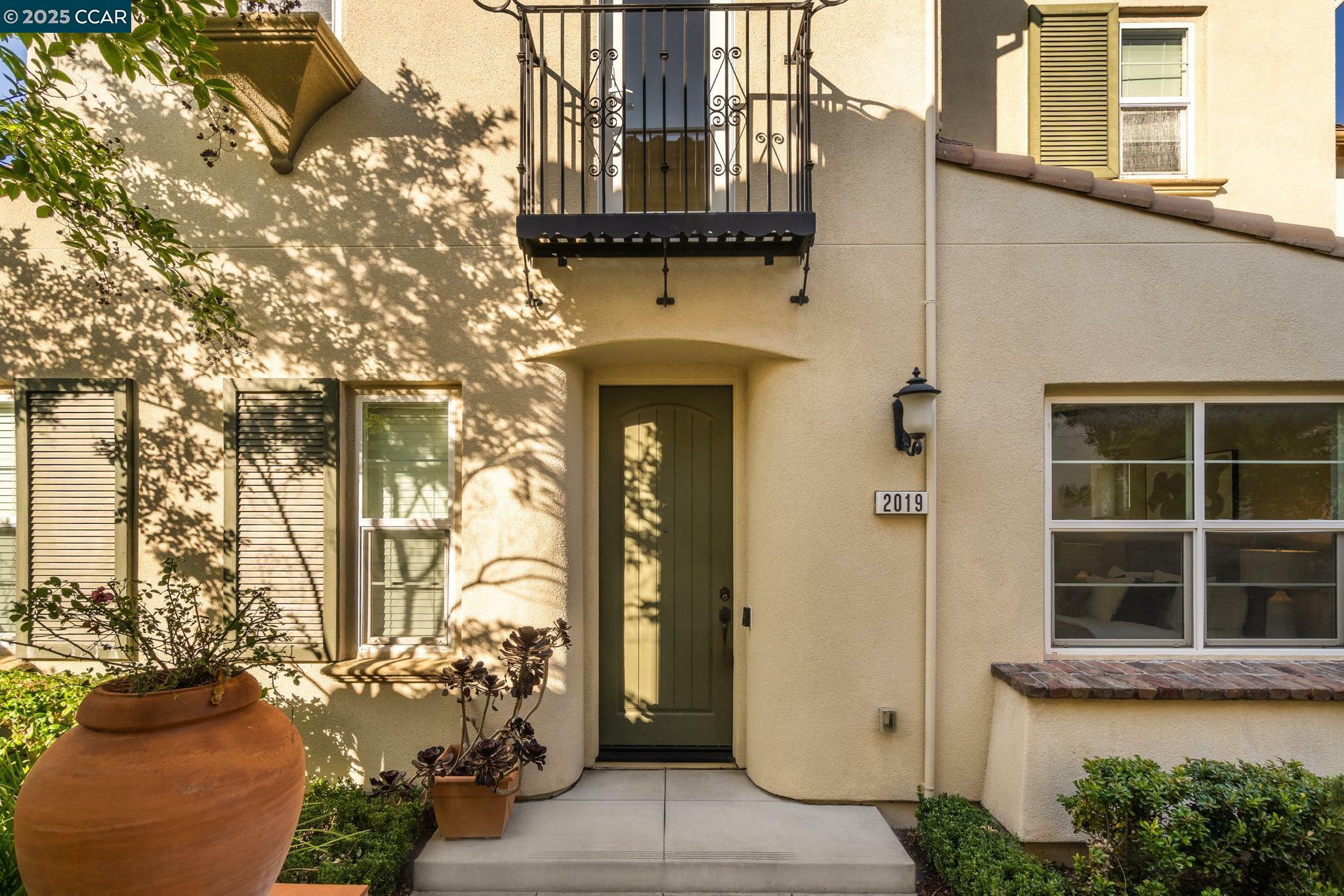 Property Photo: 2019 Tarragon Rose Ct CA 94582