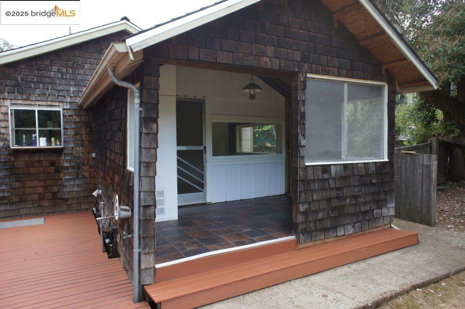 Property Photo: 719 Barretta St CA 95370