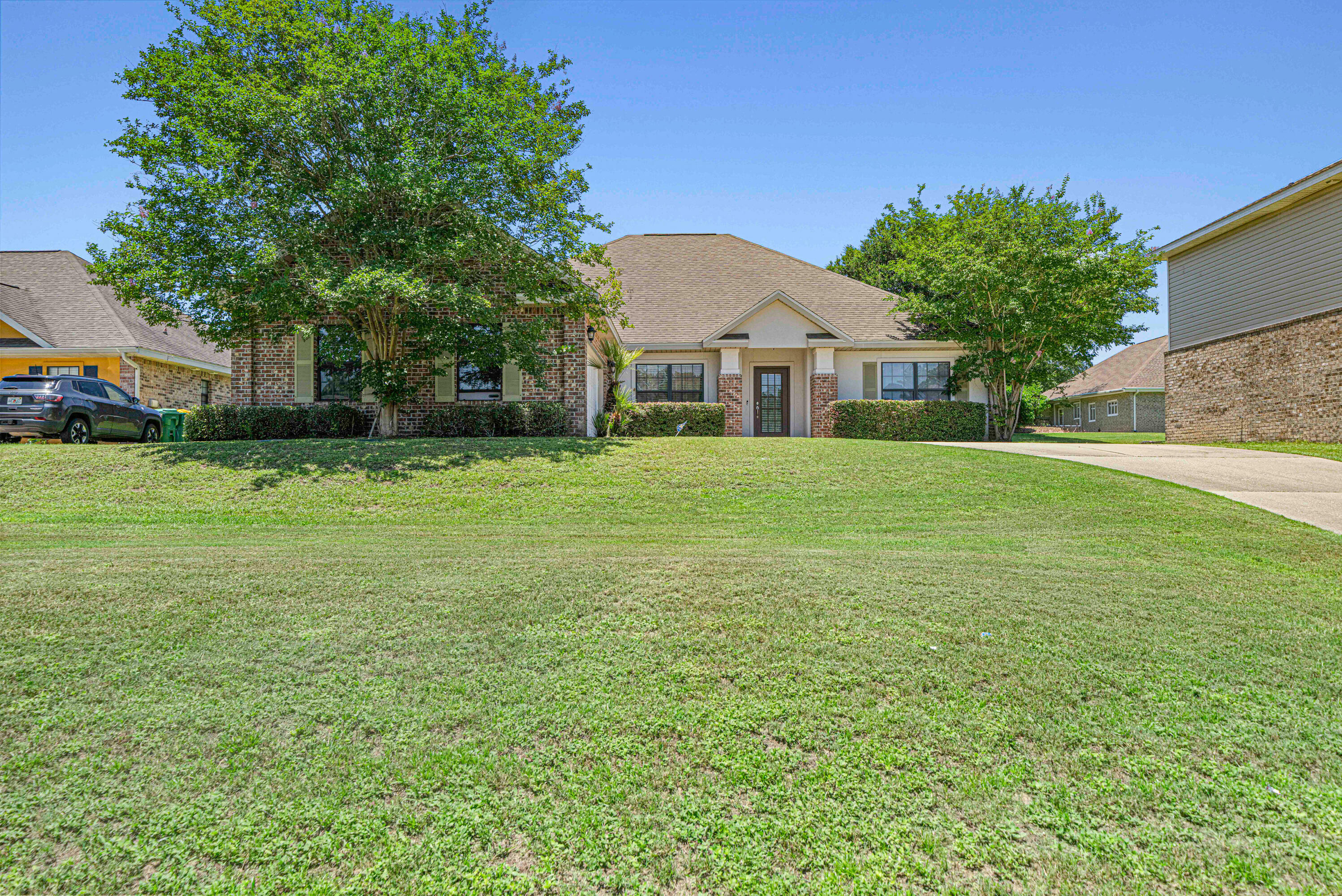 Property Photo: 3263 Chapelwood Drive FL 32539