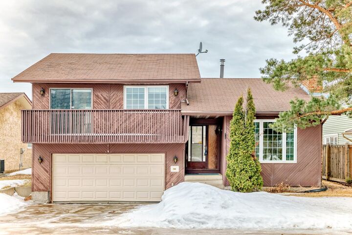 2509 106A Street NW  Edmonton AB T6J 4S1 photo