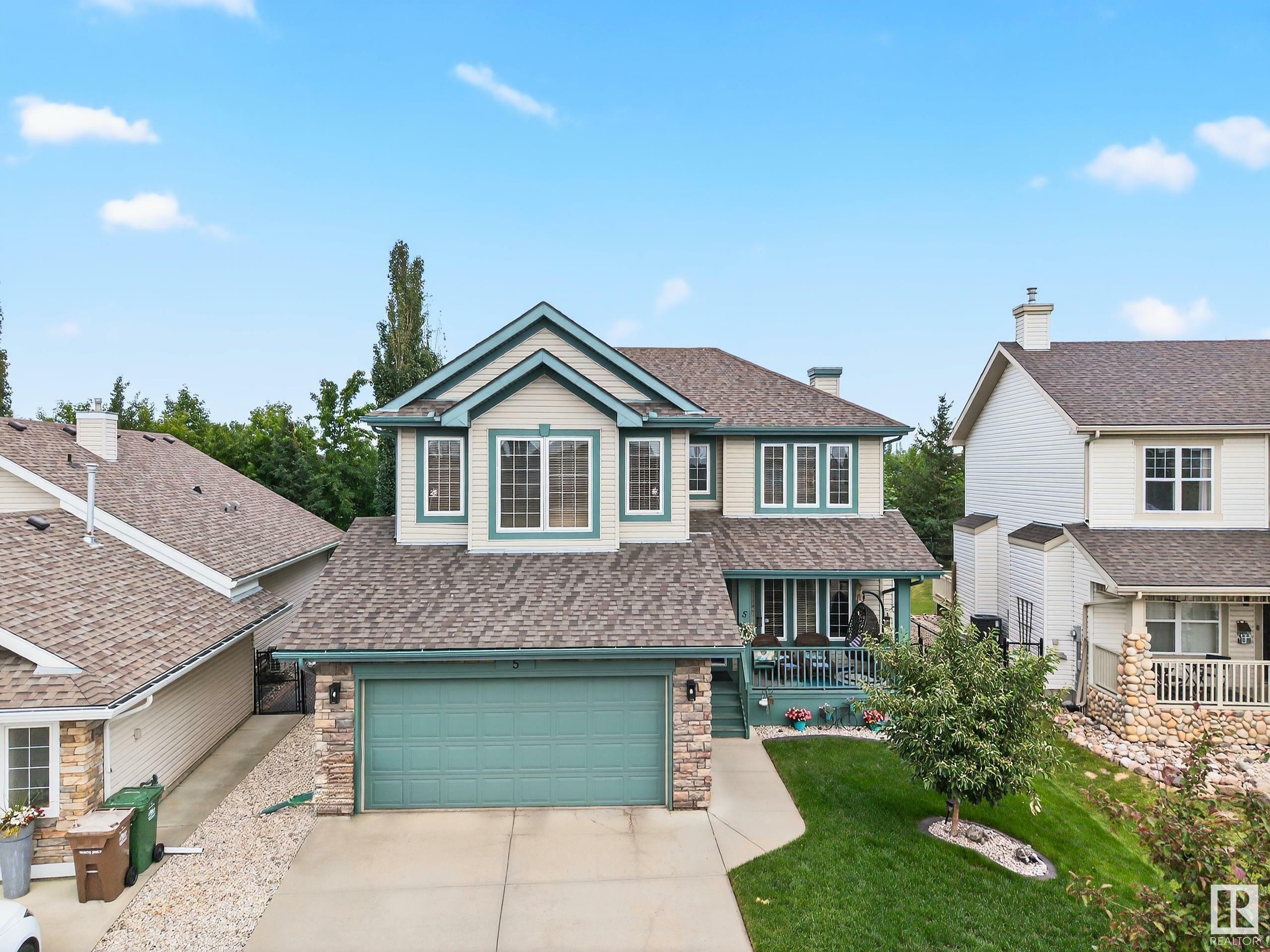 Property Photo: 5 Naples Way AB T8N 7E7