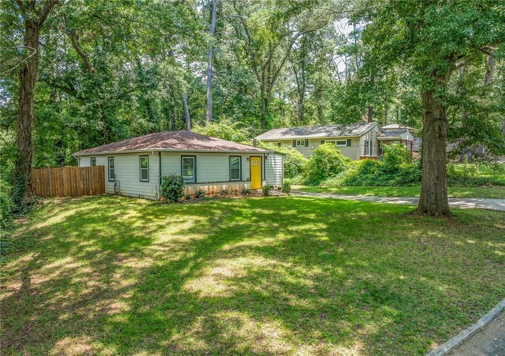 Property Photo: 1024 Regis Road GA 30315