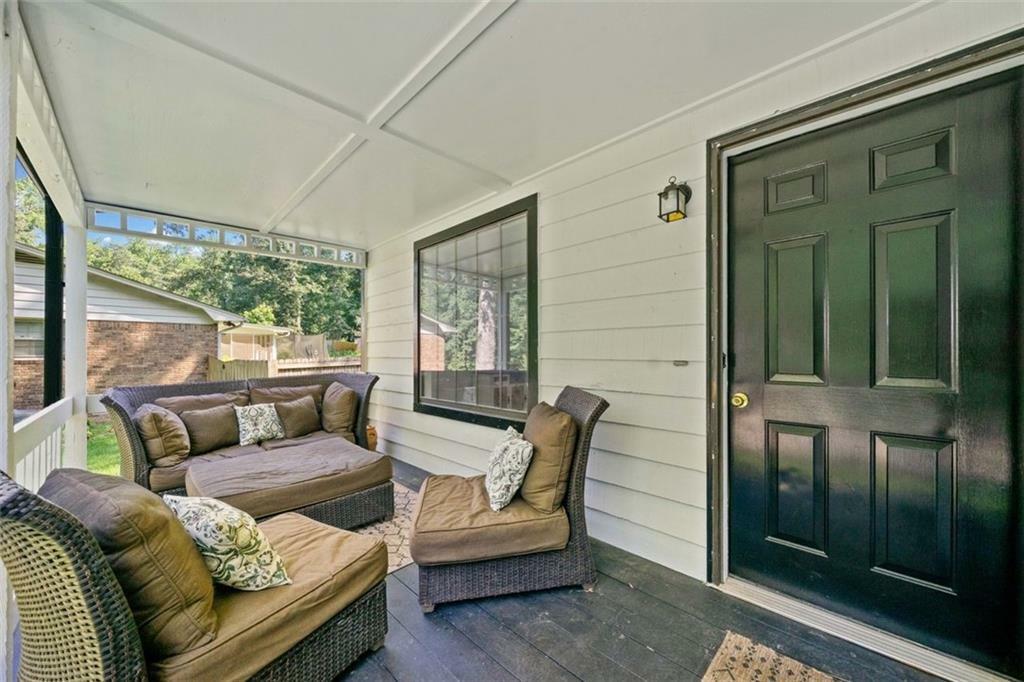 Property Photo: 1637 Deer Run Road GA 30043