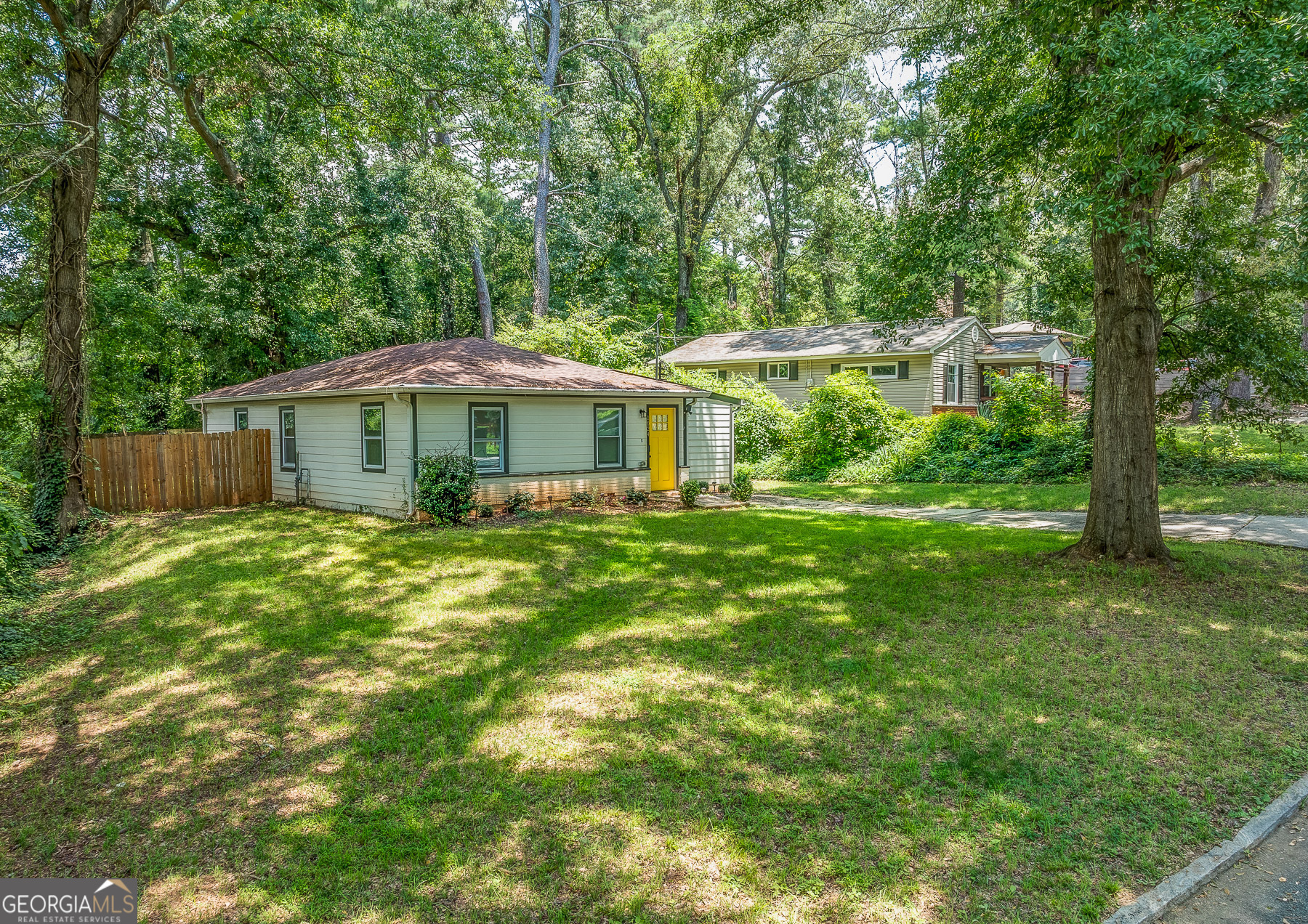 Property Photo: 1024 Regis Road SE GA 30315