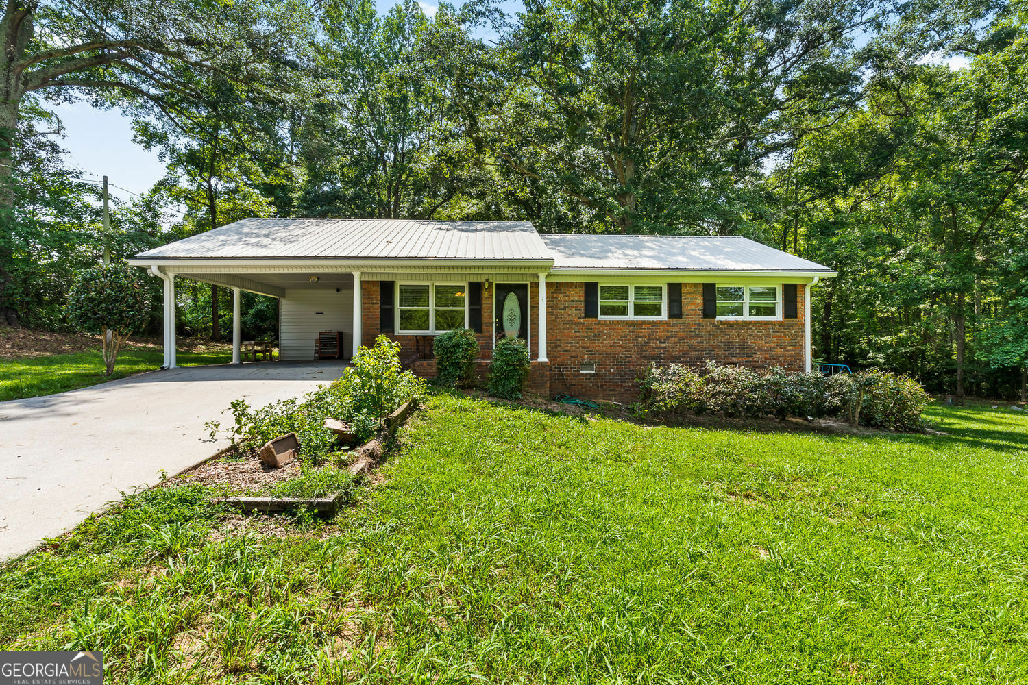 Property Photo: 1833 S Highway 92 GA 30215