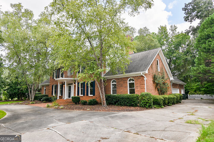 Property Photo: 6203 Crestview Drive SE GA 30014