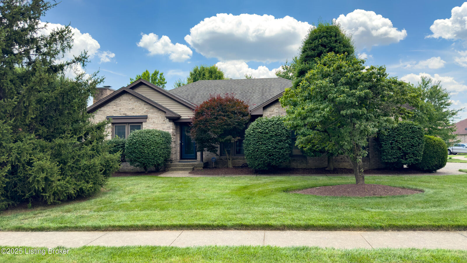 Property Photo:  13524 Broken Branch Way  KY 40245 