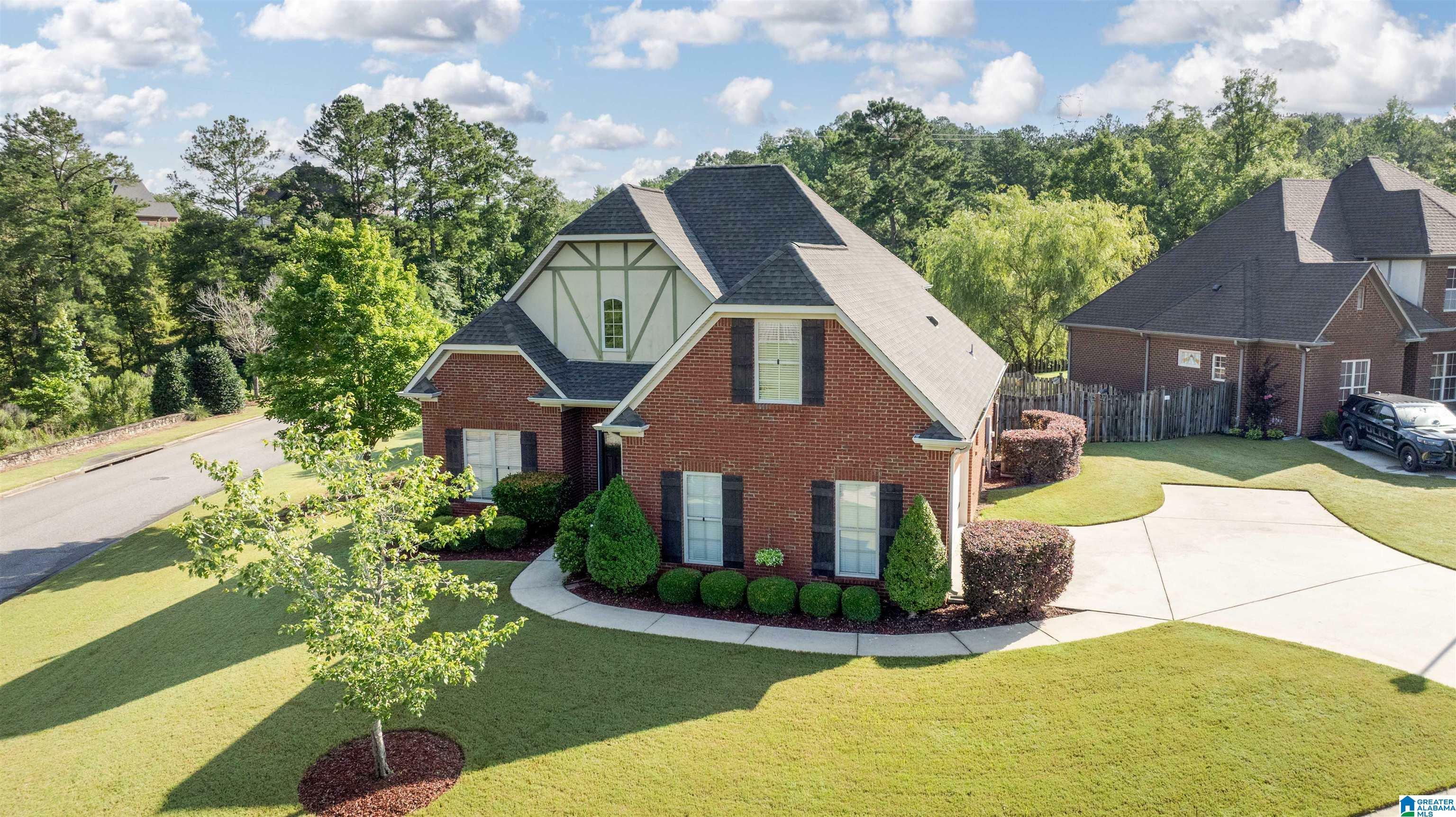 Property Photo: 401 River Oaks Lane AL 35080
